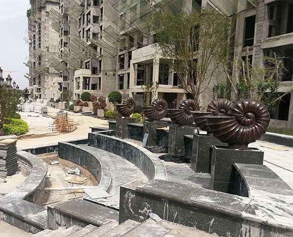 那玻璃鋼雕塑上色的時候要注意什么呢？